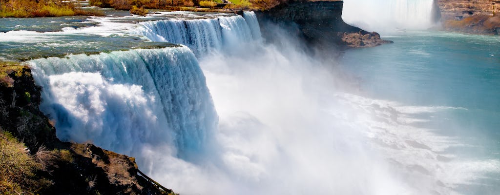 Niagara Falls Tagestour mit Kreuzfahrt und Mittagessen mit Aussichtsmöglichkeiten
