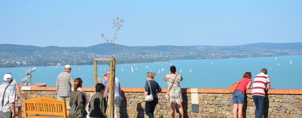 Visita y paseo en barco por el lago Balatón desde Budapest