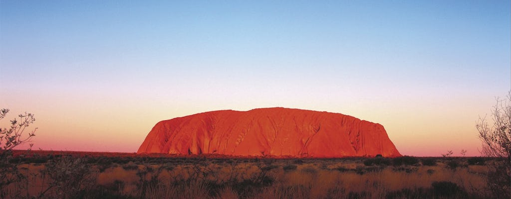 Wschód słońca Kata Tjuta i Uluru