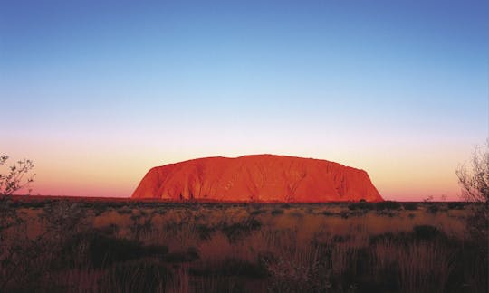 Wschód słońca Kata Tjuta i Uluru