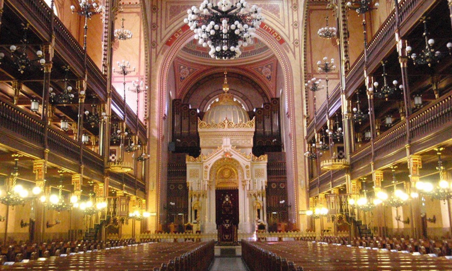 A Journey through Jewish Budapest with a Historian Musement