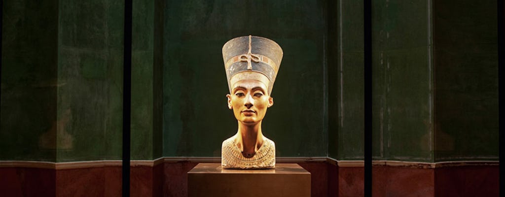 Berlin Neues Museum private guided tour with an art historian