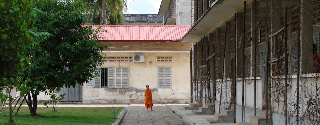 Phnom Penh's past guided tour