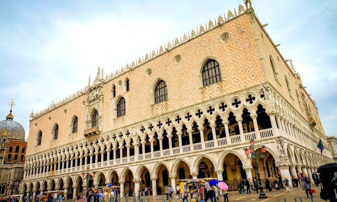 Best of Venice walking tour with St. Mark's Basilica and gondola ride