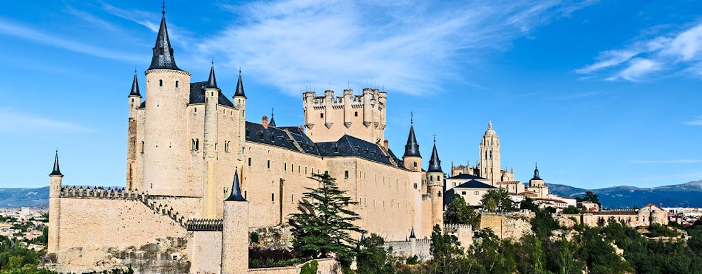 Segovia y la localidad medieval de Pedraza: excursión desde Madrid