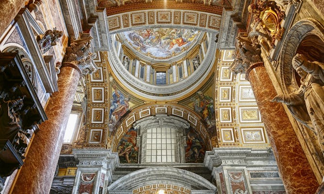 Omiń kolejkę podczas prywatnej wycieczki i zobacz Muzea Watykańskie i Kaplicę Sykstyńską