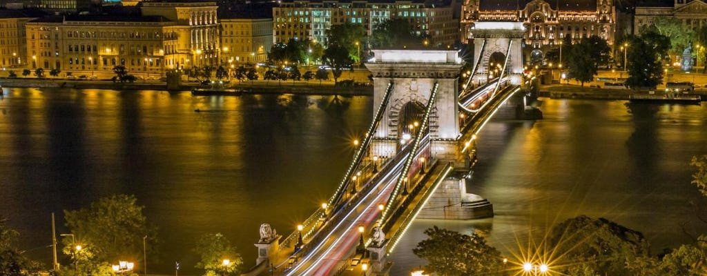 Budapest by night: tour with dinner and Hungarian folklore show