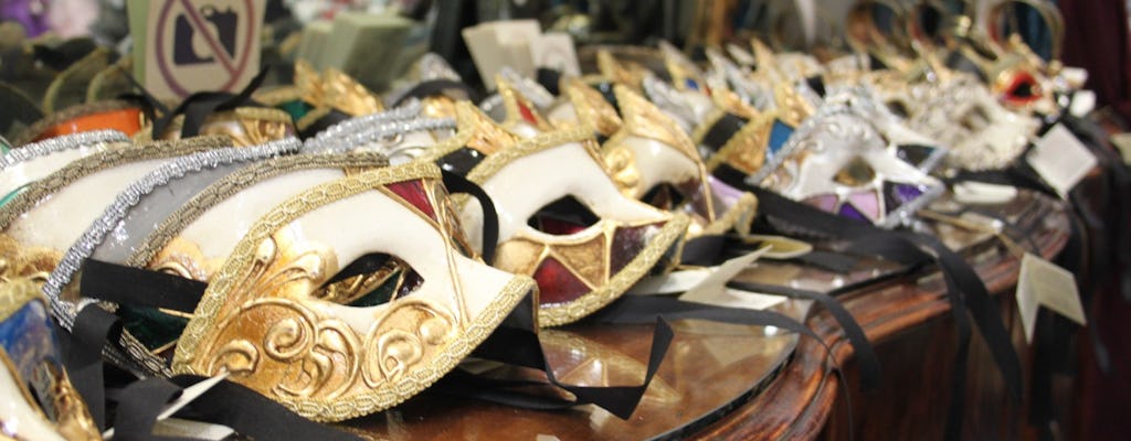 Visite d'ateliers vénitiens de masques de carnaval, velours et verre