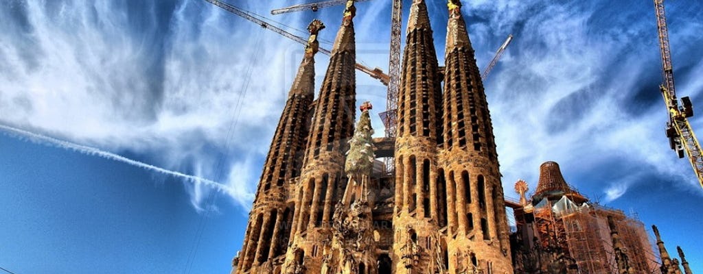 Gaudí destaca passeio de eBike com ingressos da Sagrada Família
