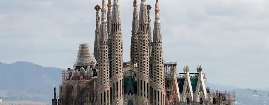 Recorrido de Gaudí en bici eléctrica