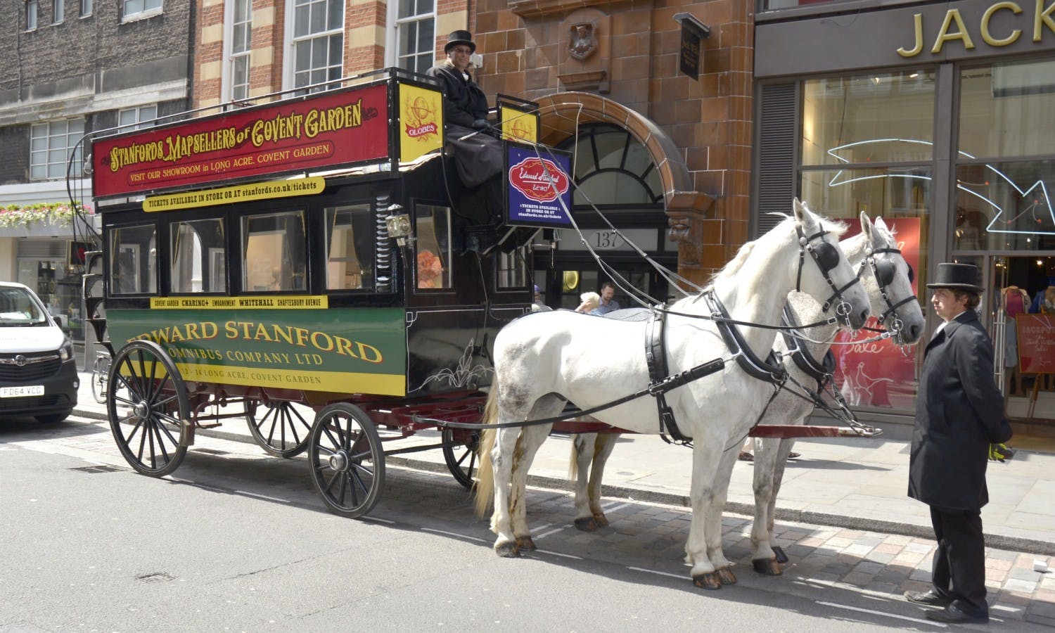 Horse-drawn tour of London Christmas lights
