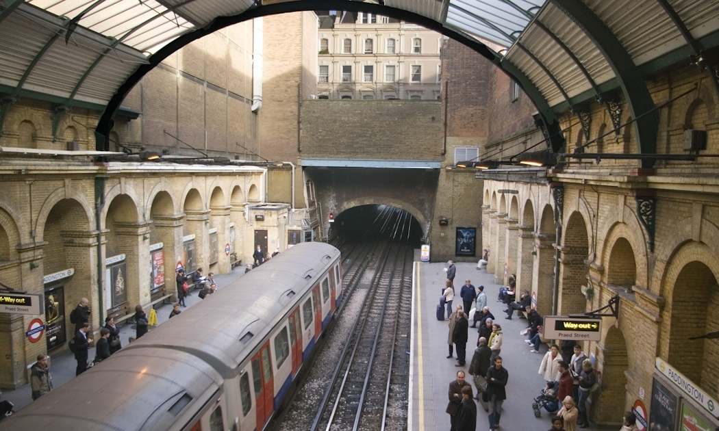 Discover the secrets of London's underground with your guide ! | musement