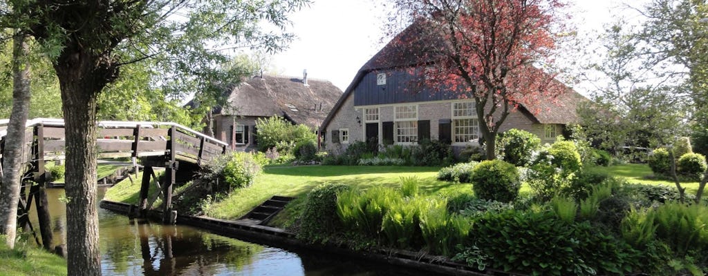 Small group full-day trip to Giethoorn & outlet shopping centre Bataviastad