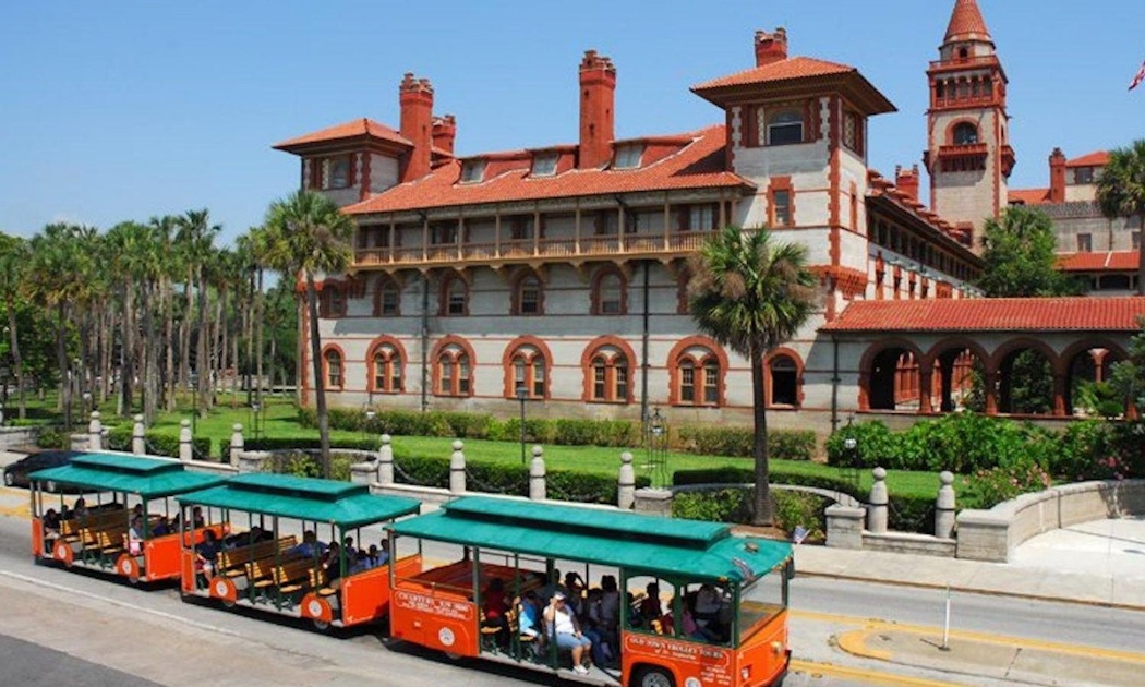 Cable cars in Orlando