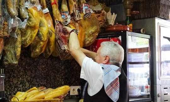 Visite avec dégustation de vins et tapas de jambons ibériques à Madrid