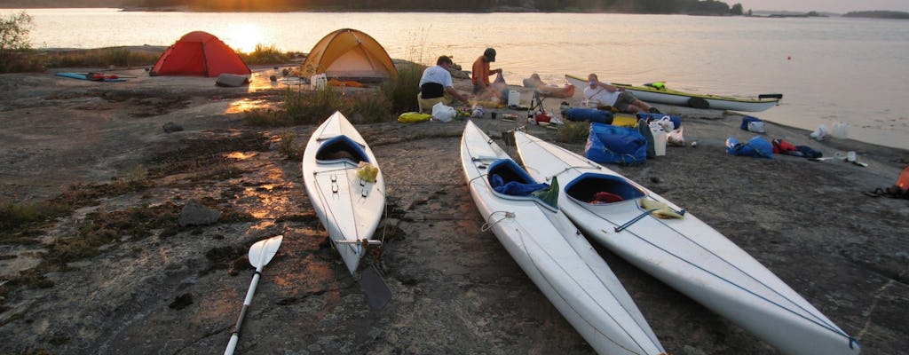 Arcipelago di Stoccolma: kayak notturno e campeggio