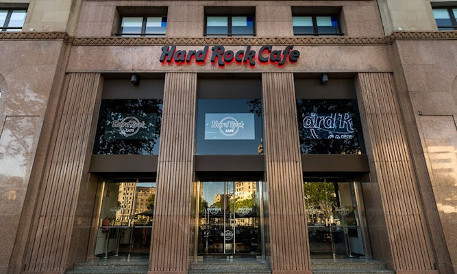Ingresso prioritario all'Hard Rock Cafe di Barcellona con pranzo o cena