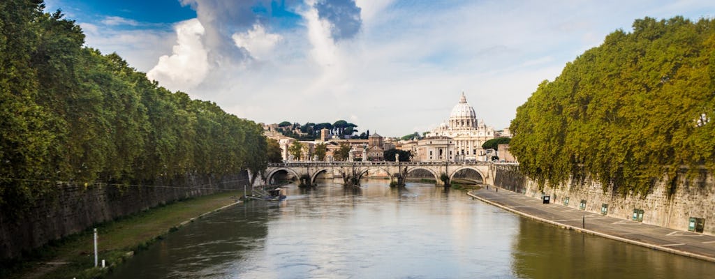 Tour notturno per piccoli gruppi di Roma con golf cart