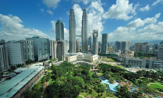 Excursão privada sem fila às Torres Gêmeas Petronas e às dez maravilhas de Kuala Lumpur