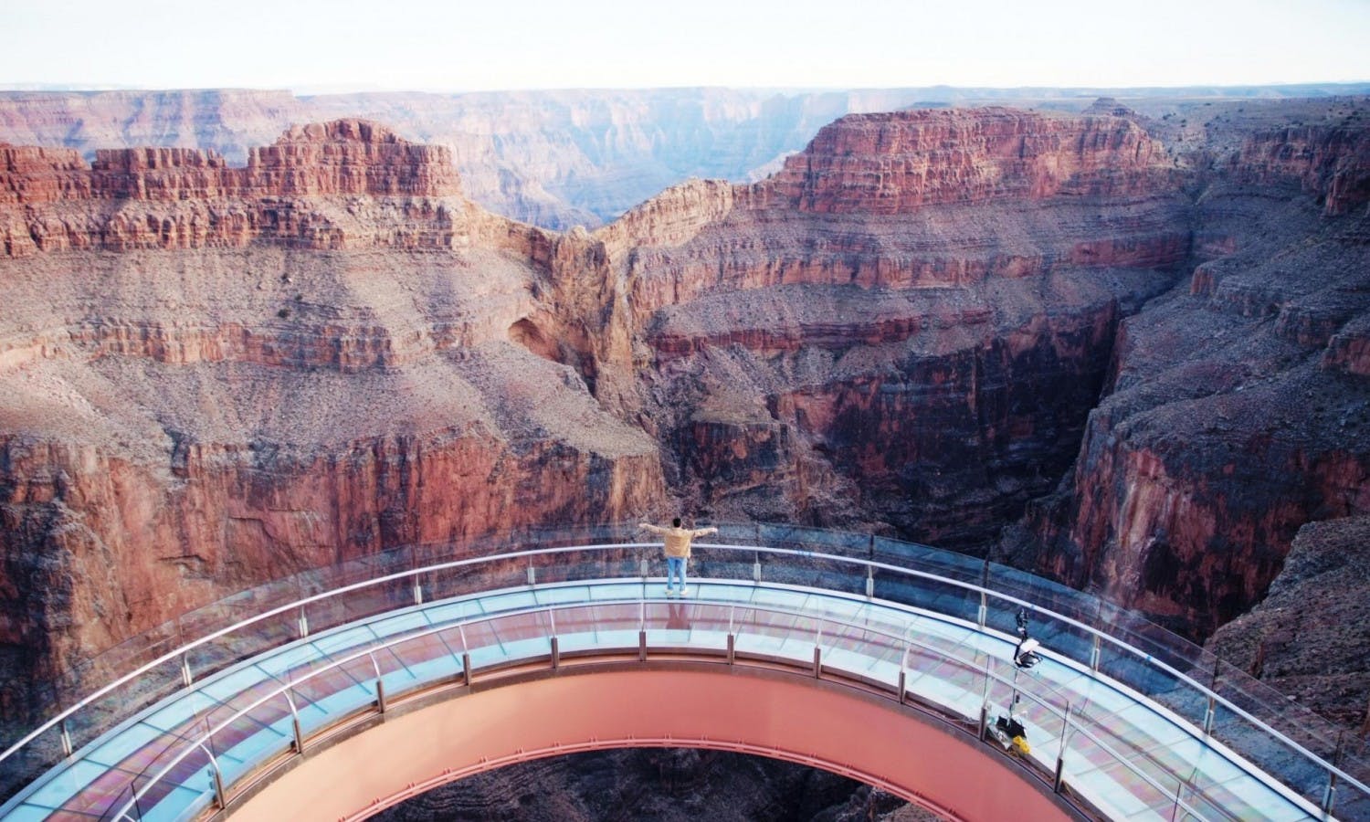 Bustour naar Grand Canyon West Rim met fotostop bij de Hoover Dam en ticket voor de Skywalk