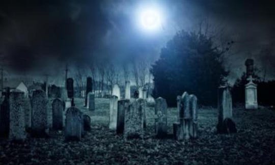Tour di attività paranormali nel cimitero di Southport