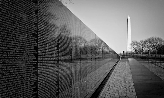 Discover DC bus tour and boat cruise