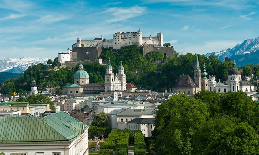 Salzburg city tour with a historian