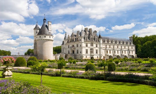 Day trip to Chambord, Chenonceau and Amboise from Paris with wine tasting