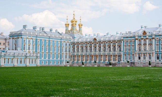 Tour em grupo pequeno pela Vila do Tzar e pelo Palácio de Catarina em São Petersburgo