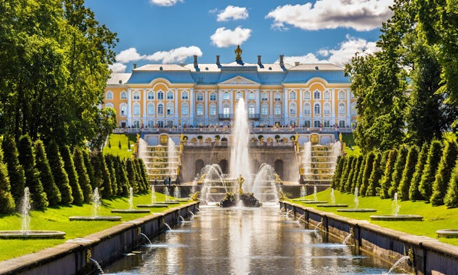 Wycieczka w małej grupie po Peterhofie z Wielkim Pałacem i Parkiem