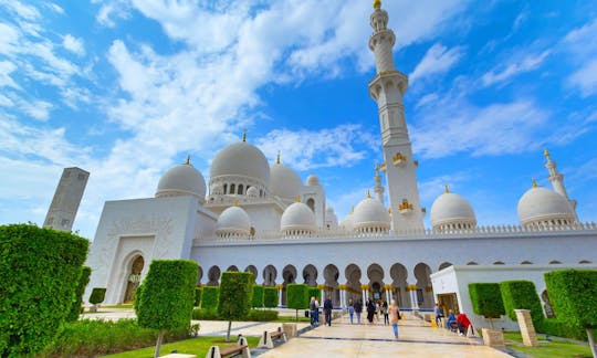 Tour della città di Abu Dhabi di un'intera giornata da Dubai