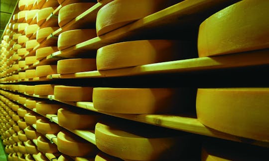 Gruyères, museu do queijo e excursão à fábrica de chocolate saindo de Genebra de ônibus