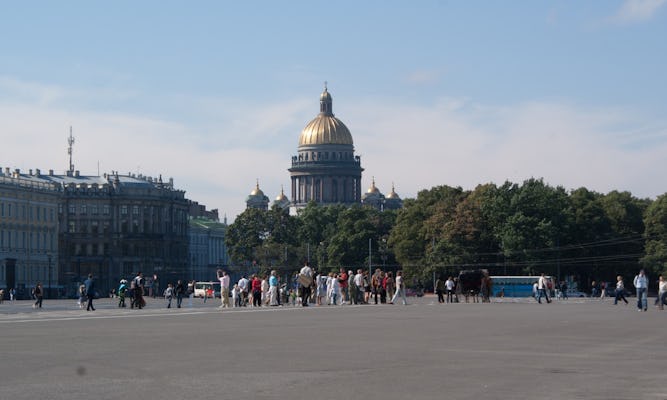 Tweedaagse tour aan land zonder visum in Sint-Petersburg