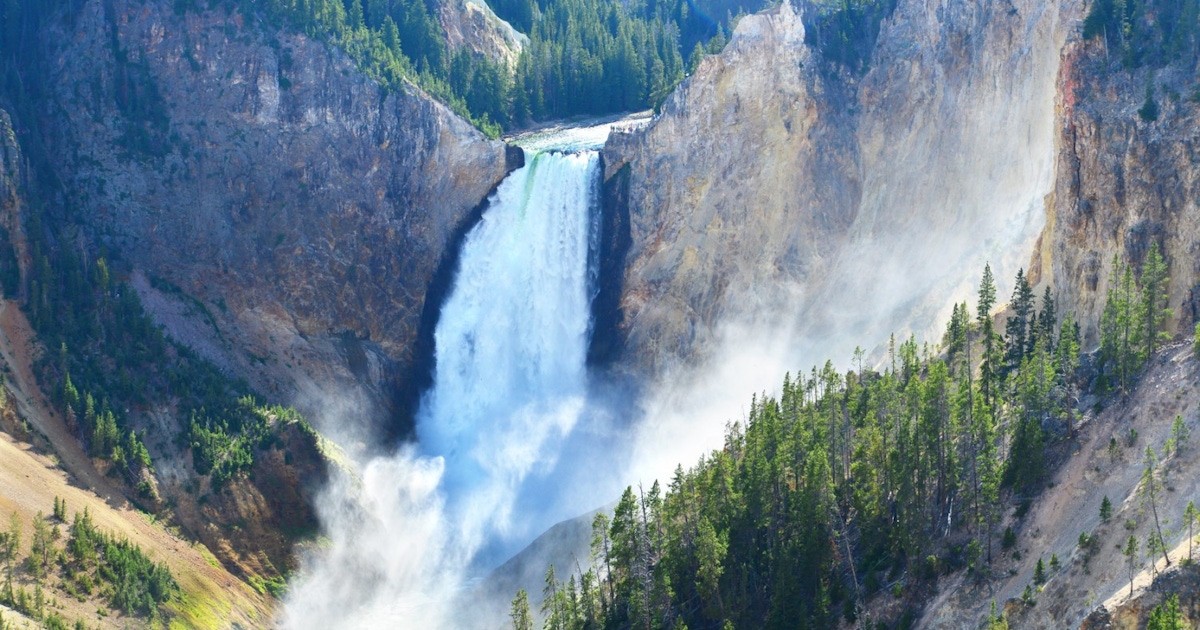 Yellowstone National Park Tours & Visitor Attractions