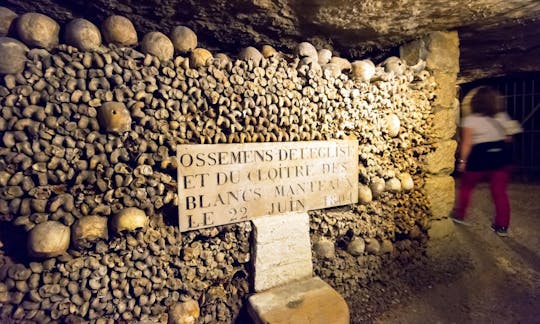 Visite guidé des catacombes avec billets coupe-file et accès aux zones fermées au grand public