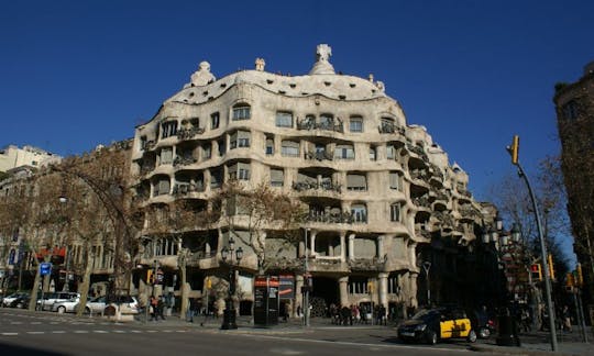 La Pedrera skip the line tickets and lunch