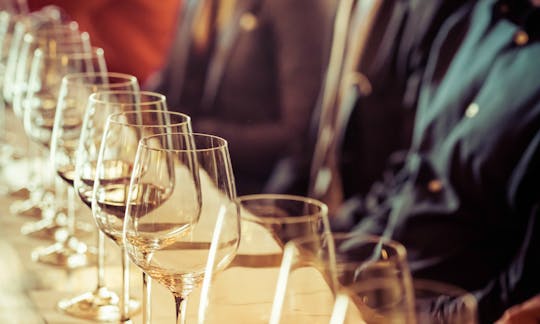 Tour alla scoperta del vino di un'intera giornata a Saint-Emilion