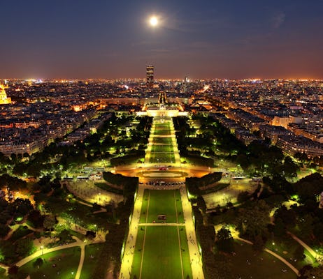 VIP-Tour Eiffelturm 2. Stock am Abend und Seine-Bootsfahrt mit Champagner