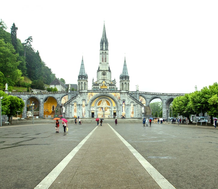 tourist attractions in lourdes france