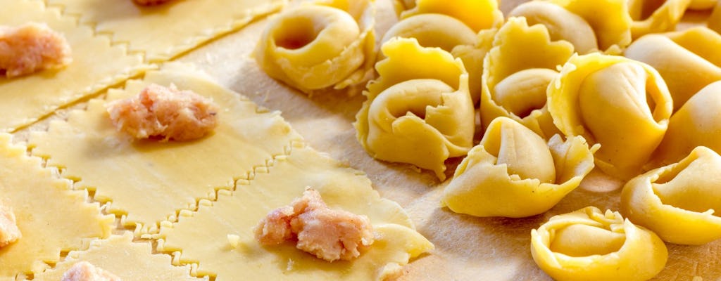 Clase de cocina casera de pasta y postres en el centro histórico de Florencia.