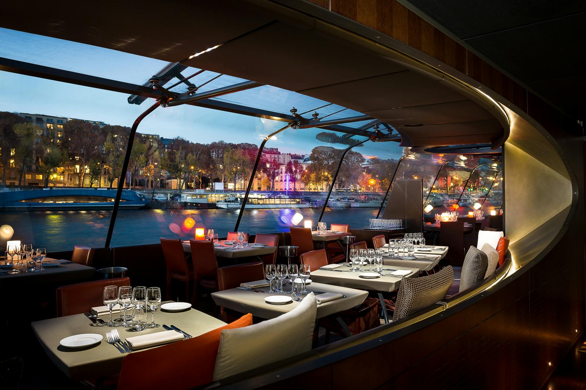 Dinner-Bootsfahrt mit Pariser Highlights