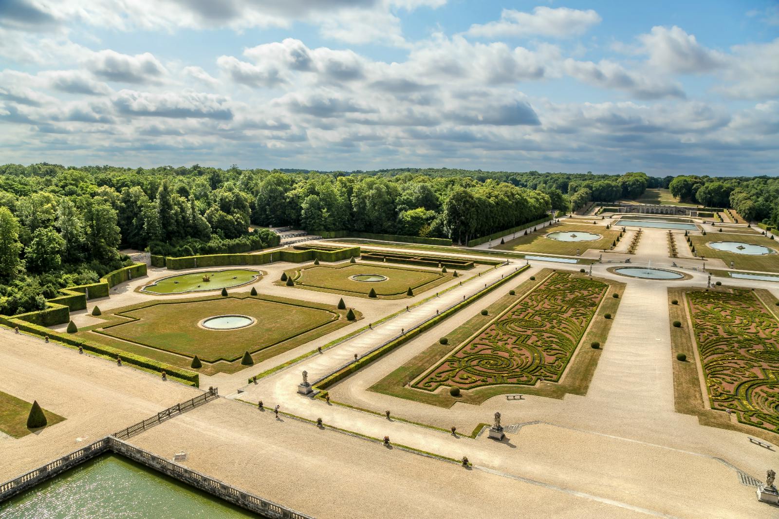 Audioguided visit of Fontainebleau and Vaux le Vicomte Musement