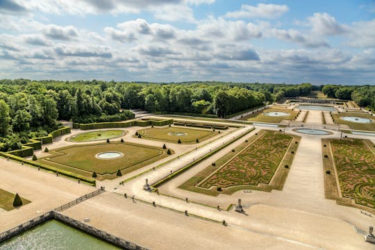 Wizyta z audioprzewodnikiem w Fontainebleau i Vaux le Vicomte