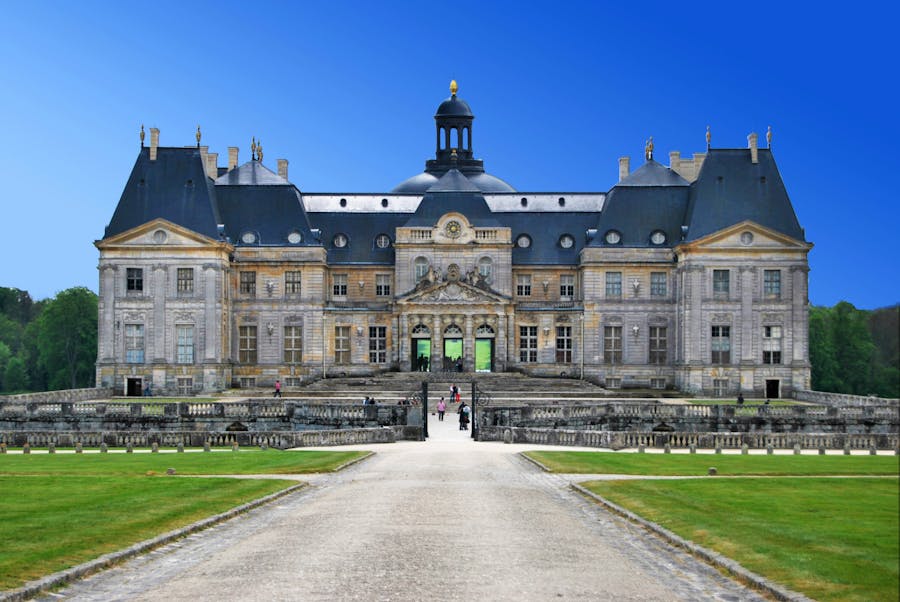 Excursion to Fontainebleau and Vaux-le-Vicomte