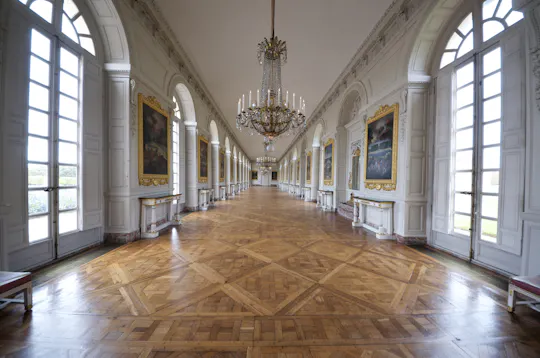 Versailles mit Tourguide und Transfer von Paris