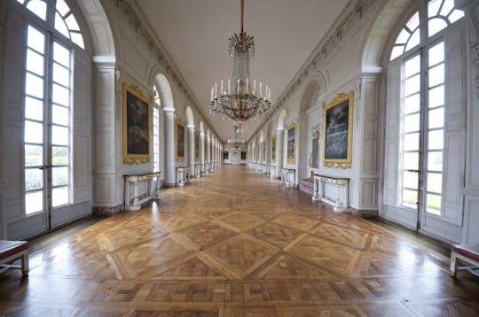Visita di Versailles con audioguida e trasporto da Parigi