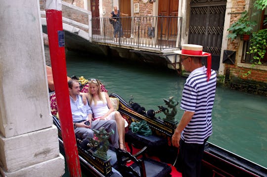 Private gondola tour discovering secret places in Venice