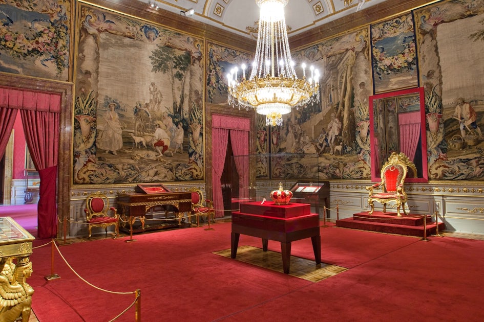 Royal Palace Of Madrid Skip The Line Tickets And Guided Tour