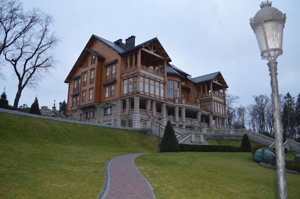 Private guided tour to Mezhyhirya Residence from Kiev