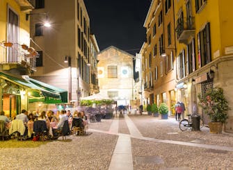 Tour fra i negozi di prodotti alimentari tipici di Milano con assaggi Tour fra i negozi di prodotti alimentari tipici di Milano con assaggi
